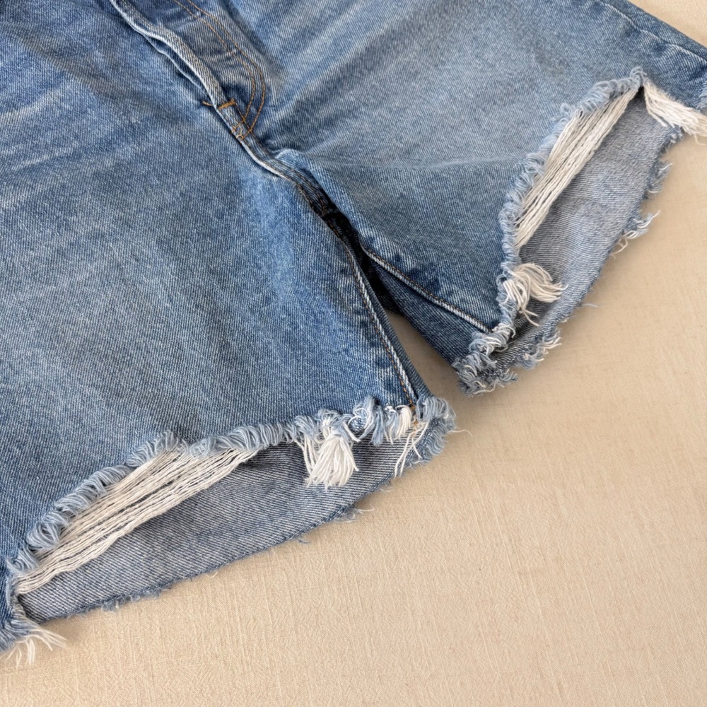 Levis 501 Original Distressed Denim Shorts Medium Wash Blue Womens 28 - Picture 6 of 11